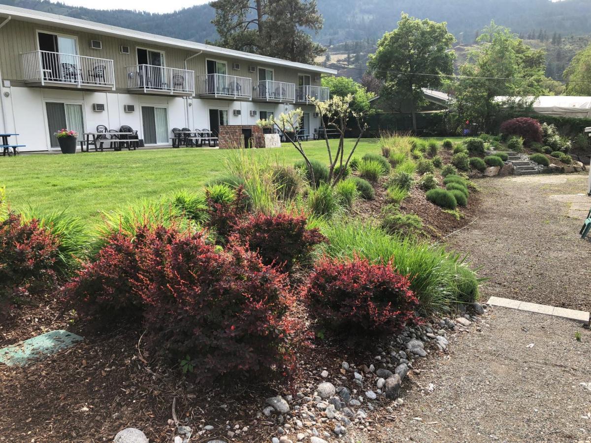 假日海滩度假汽车旅馆 Okanagan Falls 外观 照片