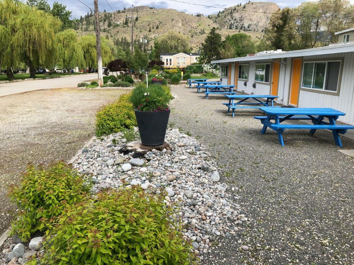 假日海滩度假汽车旅馆 Okanagan Falls 外观 照片